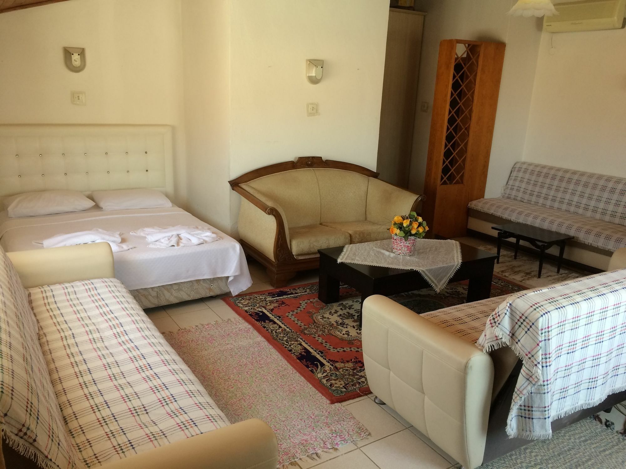 Parmis Rooms Çeşme Εξωτερικό φωτογραφία